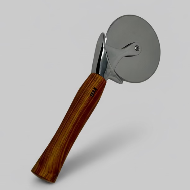 Coupe-pizza en canari wood